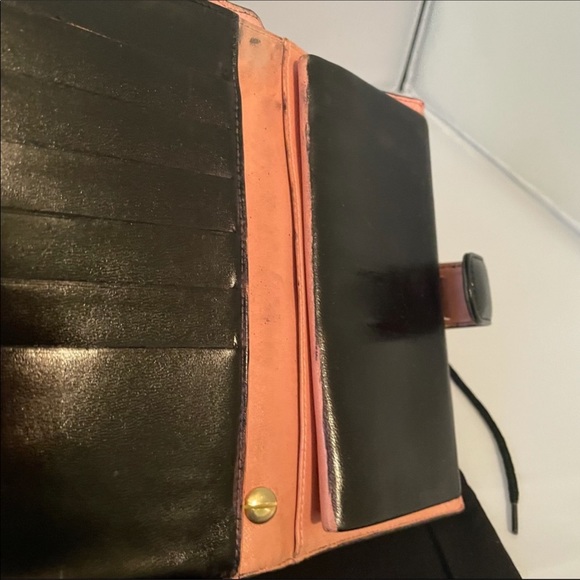 🔴🔴SOLD🔴🔴CHANEL Vintage Wallet on Chain Crossbody Guaranteed Authentic! - Picture 13 of 16